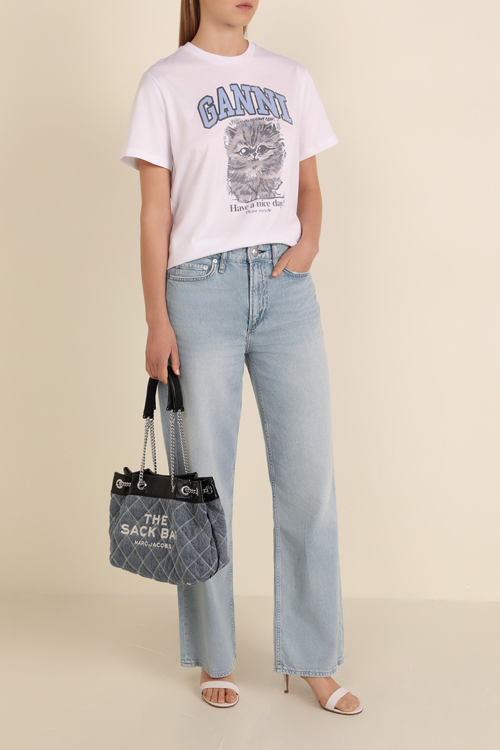 חולצת טי משוחררת